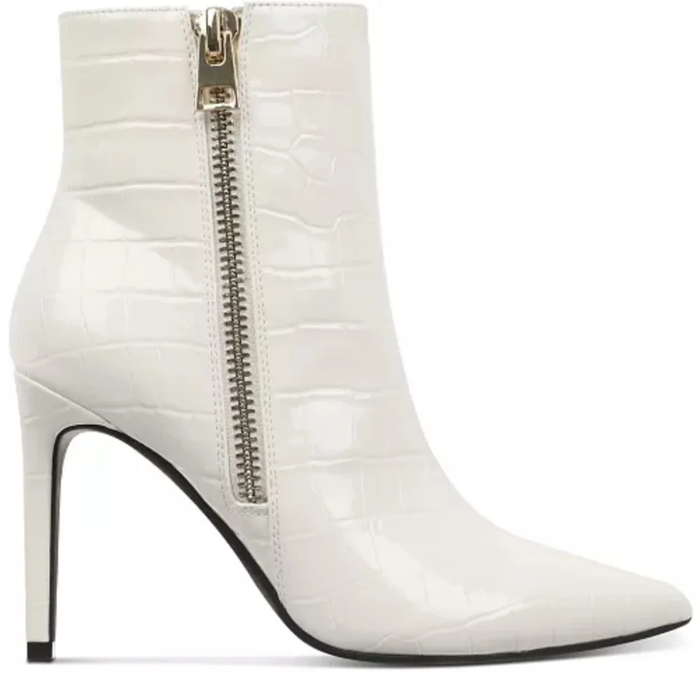 Brand New I.N.C. International Concepts White Stiletto Ankle Boots, Size 9, NWT - Picture 2 of 4